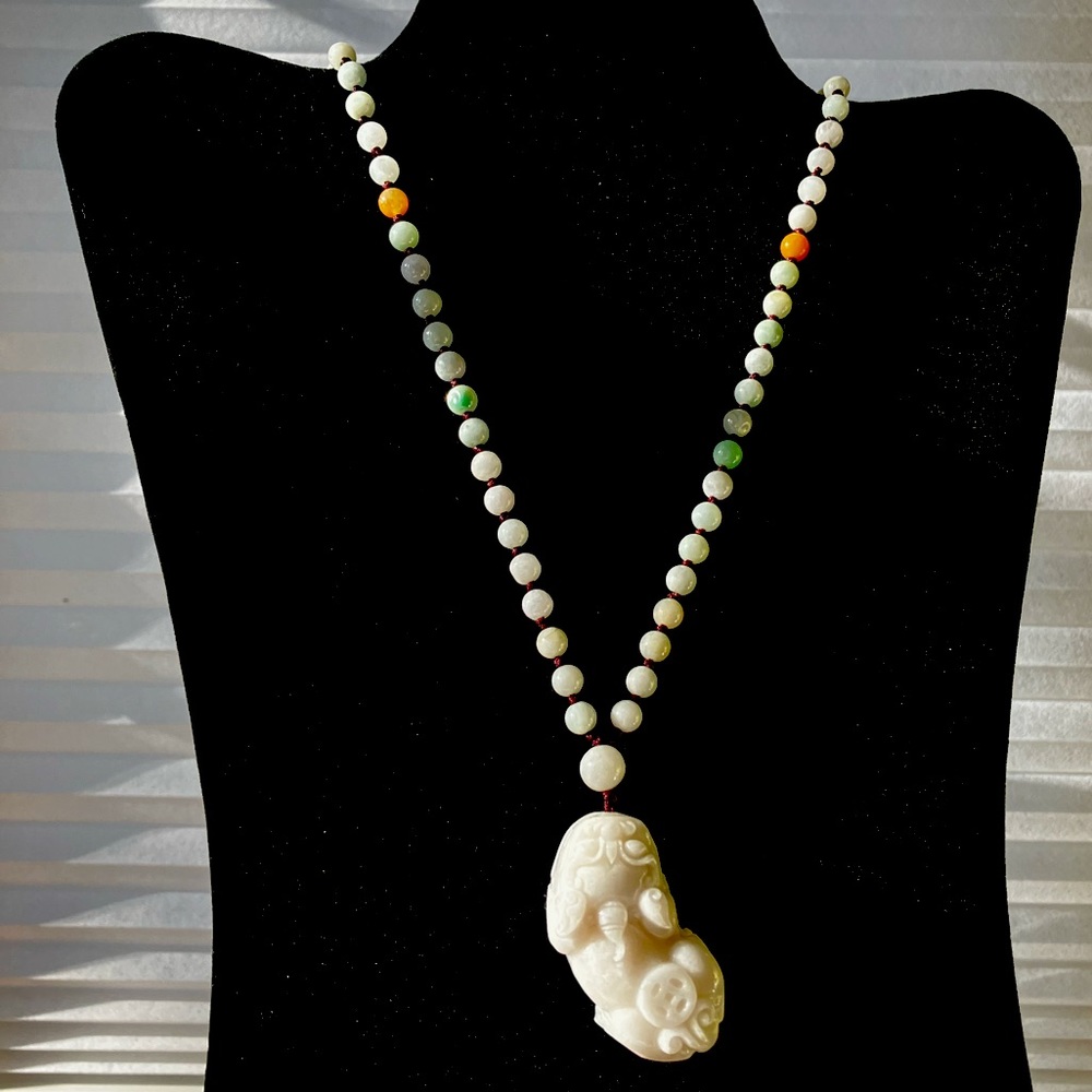 SJ Pearl Genuine Stone, Natural Jade Beaded Necklace with a Jade Dragon